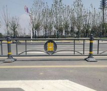 武漢道路護欄的反光材料有什么作用？